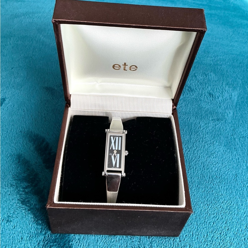 GUCCI bangle watch🔥SO NICE🔥 - Picture 7 of 14